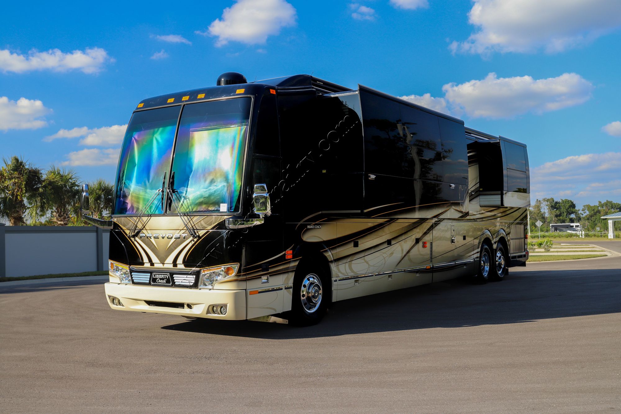 Used 2015 Prevost Liberty ELEGANT LADY Class A  For Sale