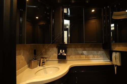 2015 Prevost Liberty ELEGANT LADY