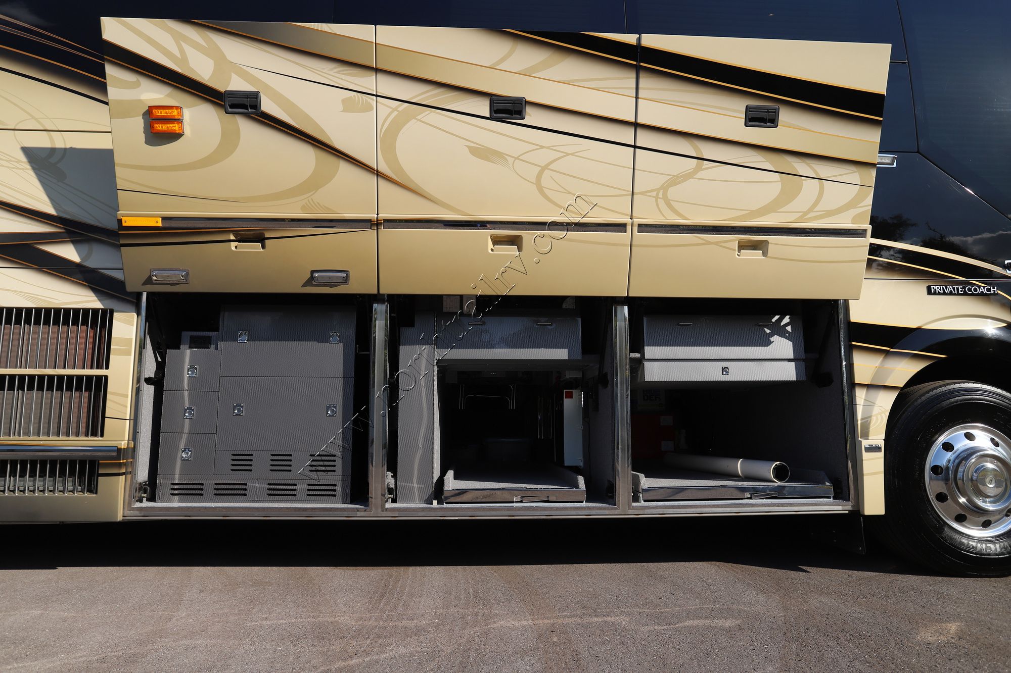 Used 2015 Prevost Liberty ELEGANT LADY Class A  For Sale