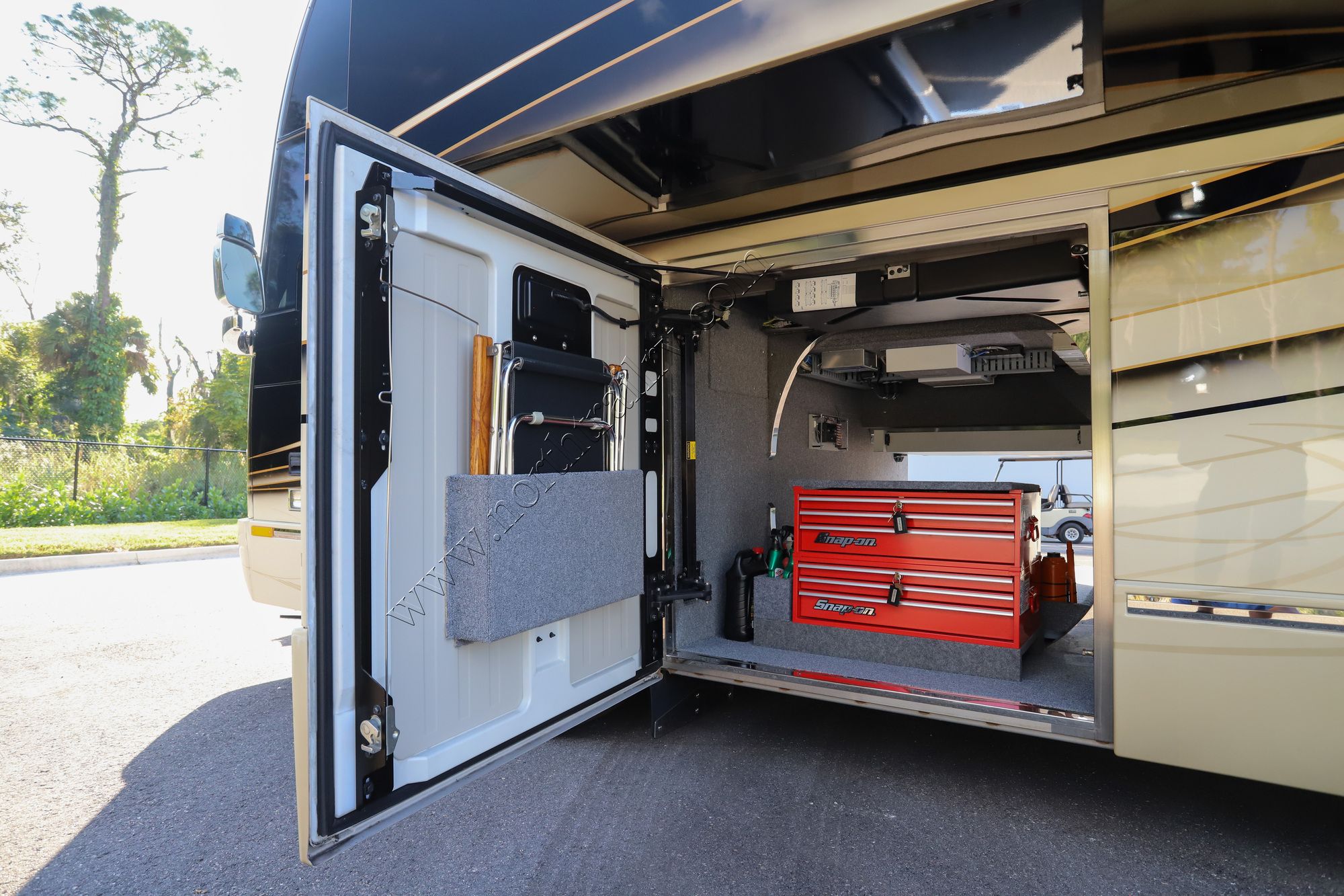 Used 2015 Prevost Liberty ELEGANT LADY Class A  For Sale