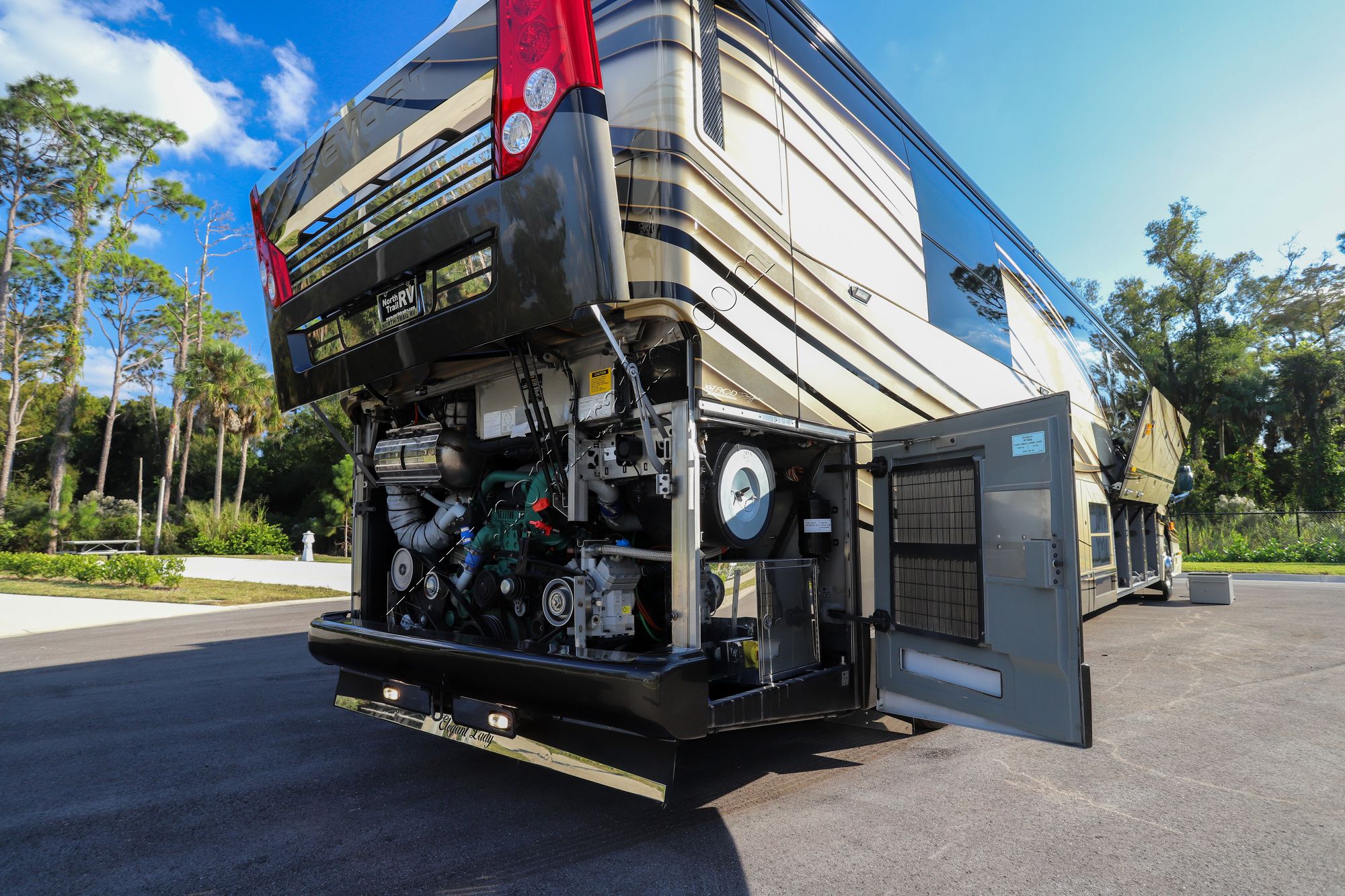 Used 2015 Prevost Liberty ELEGANT LADY Class A  For Sale