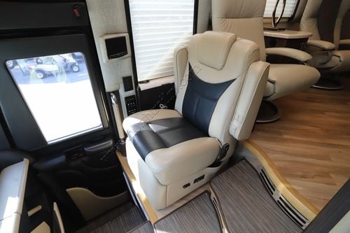 2015 Prevost Liberty ELEGANT LADY