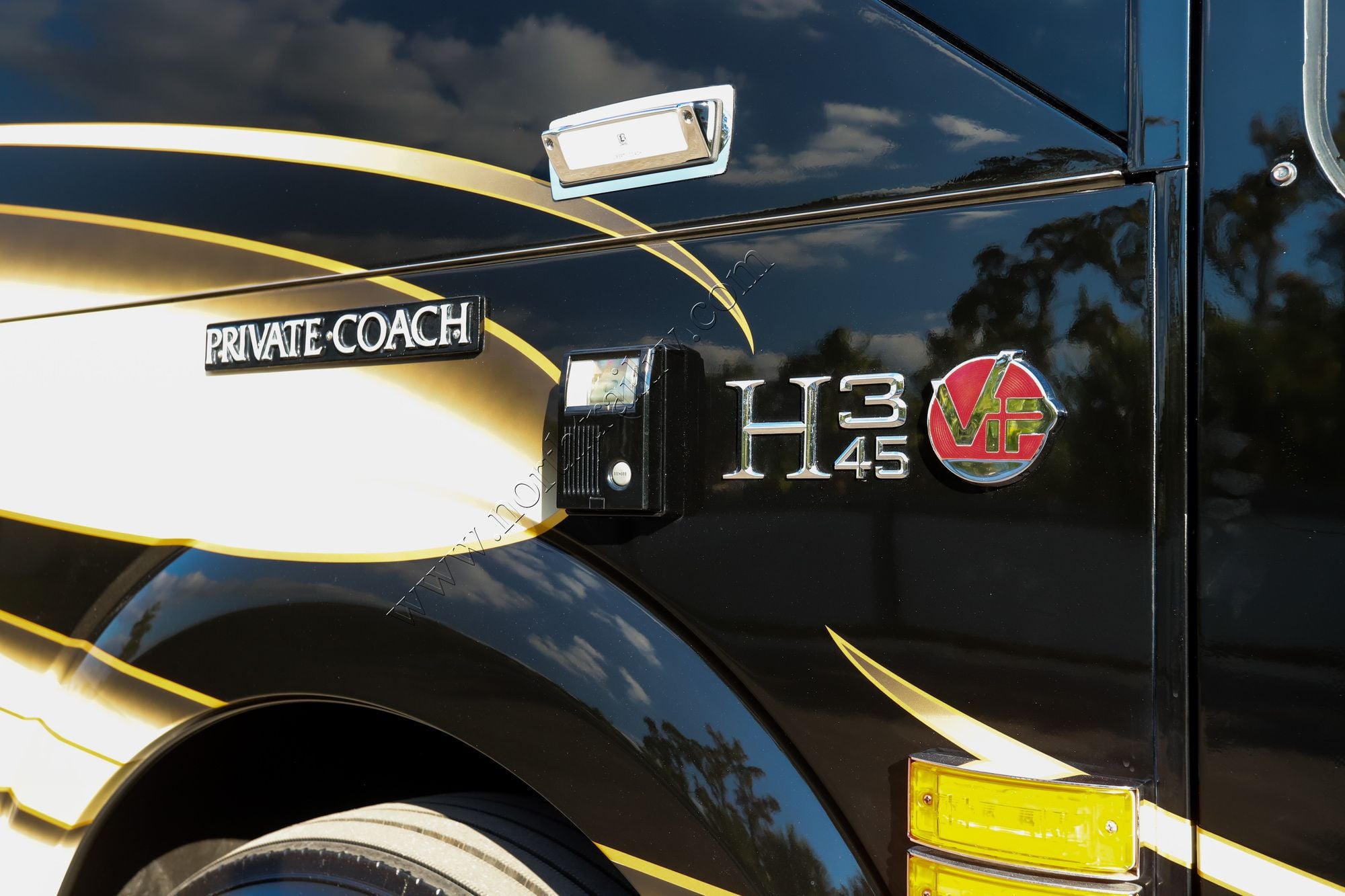 Used 2015 Prevost Liberty ELEGANT LADY Class A  For Sale