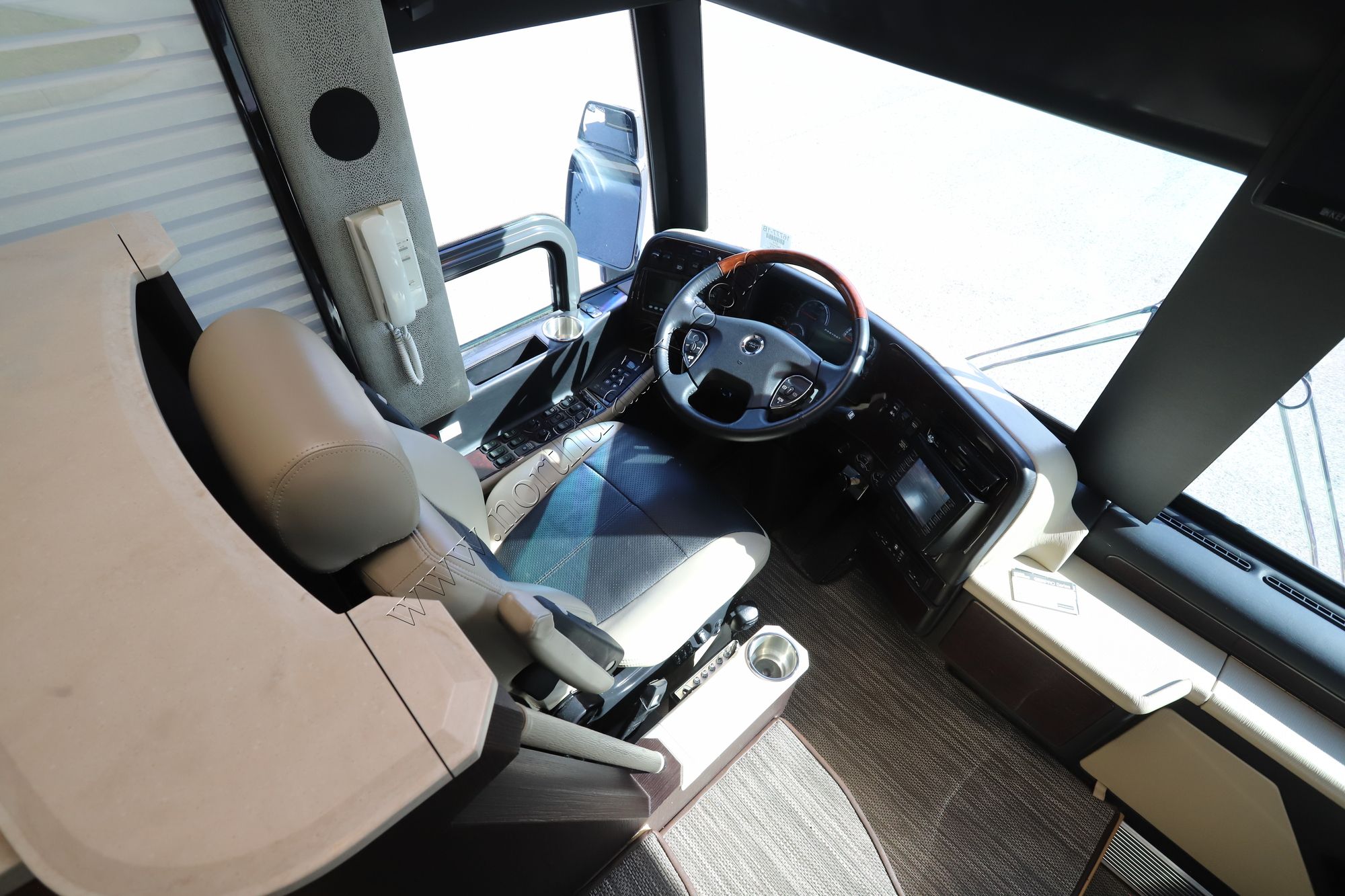 Used 2015 Prevost Liberty ELEGANT LADY Class A  For Sale