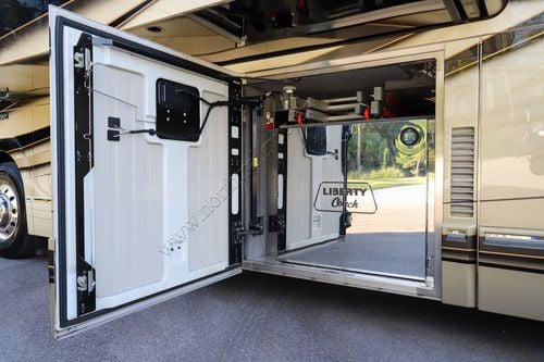 2015 Prevost Liberty ELEGANT LADY