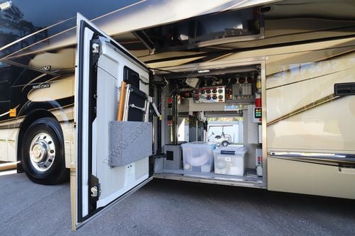 2015 Prevost Liberty ELEGANT LADY