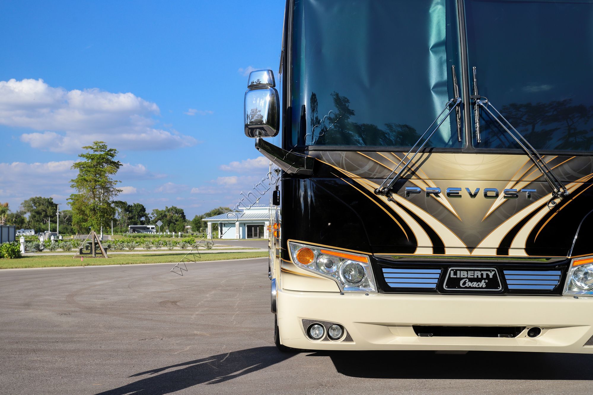 Used 2015 Prevost Liberty ELEGANT LADY Class A  For Sale