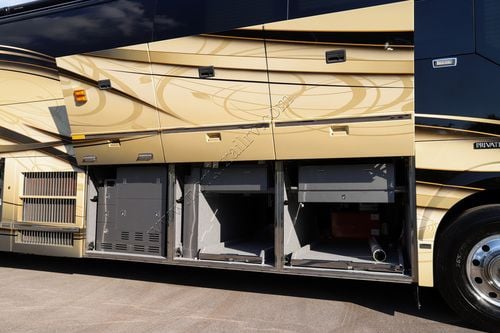 2015 Prevost Liberty ELEGANT LADY