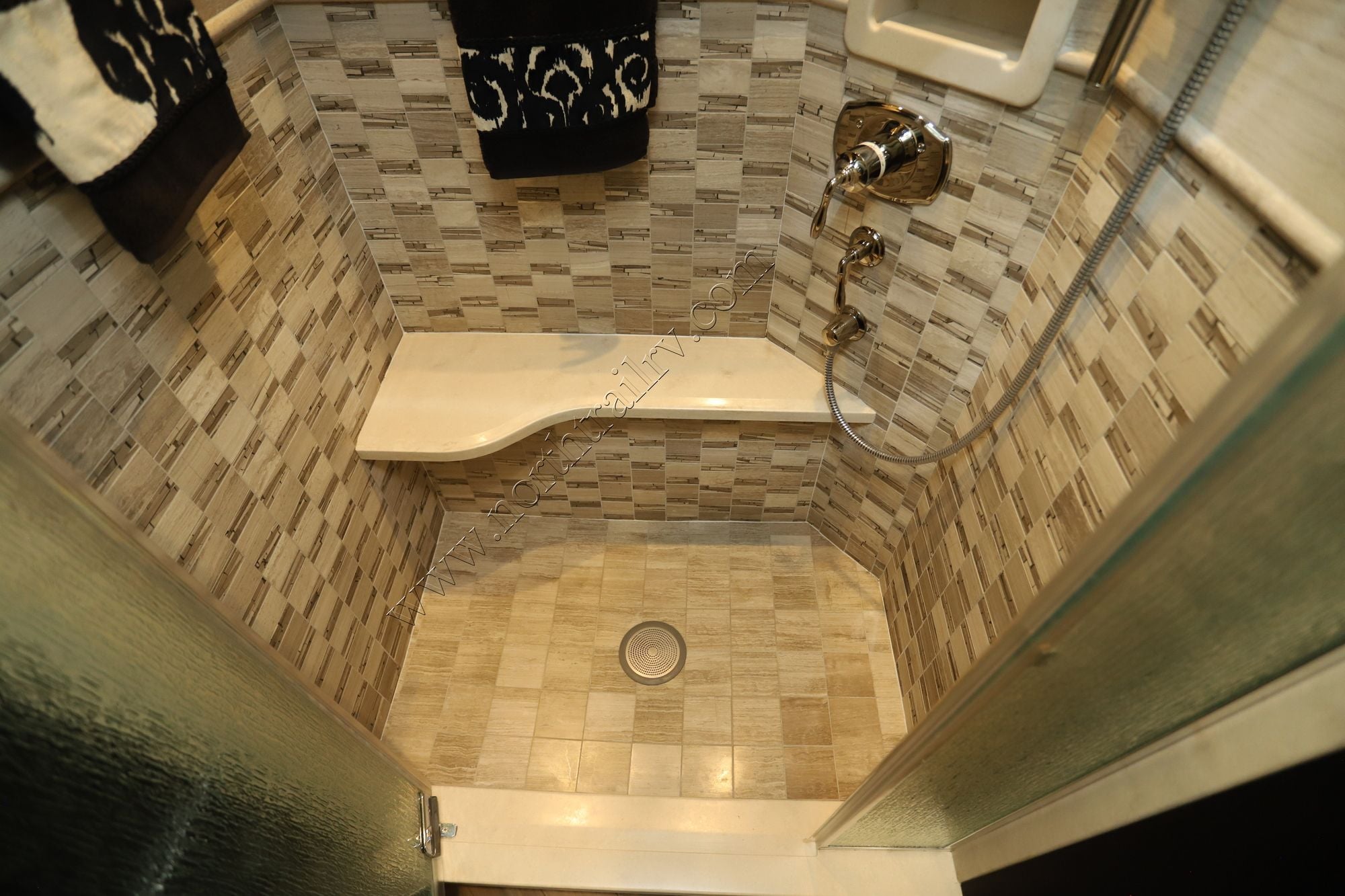 Used 2015 Prevost Liberty ELEGANT LADY Class A  For Sale