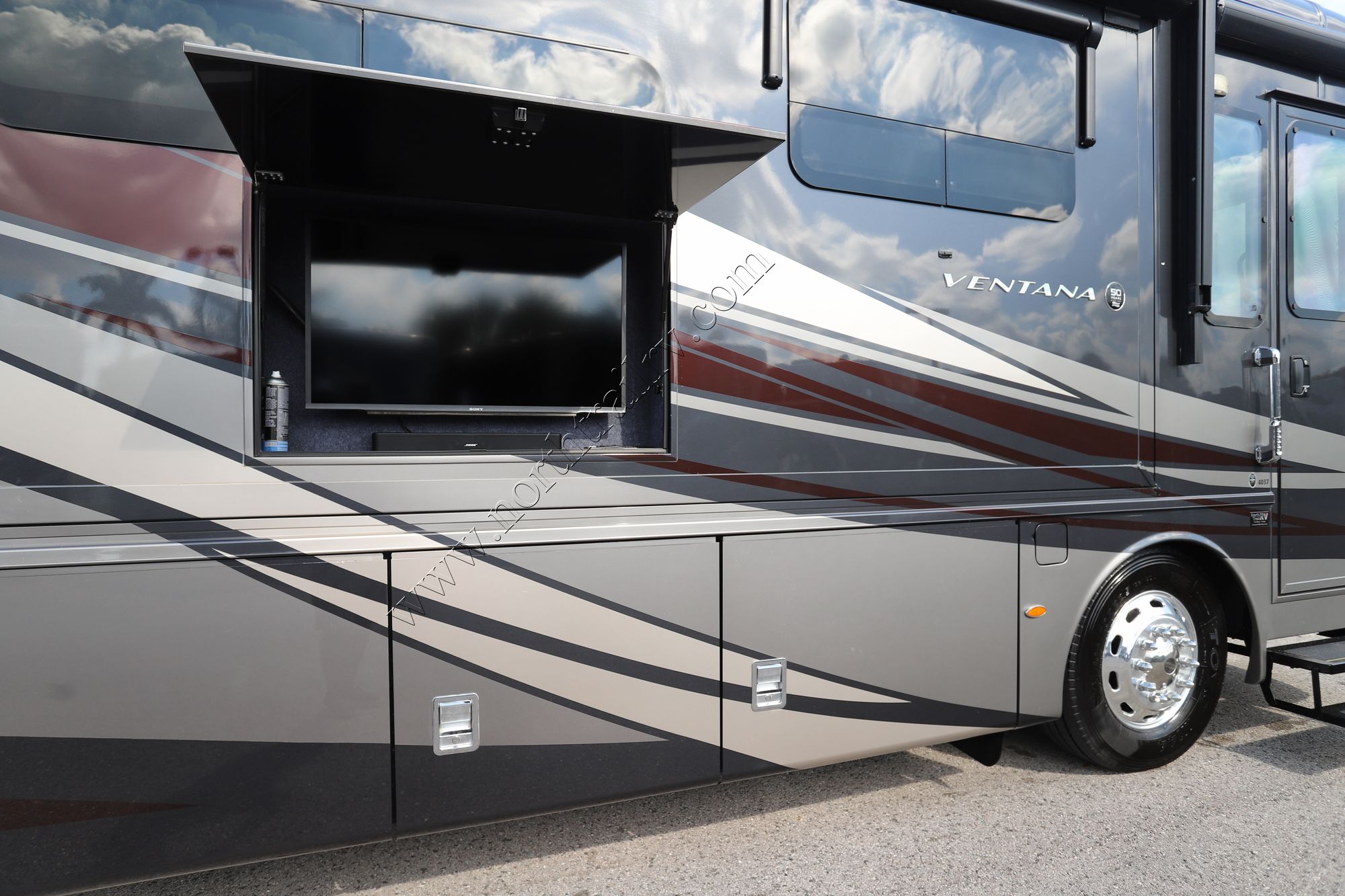 Used 2018 Newmar Ventana 4037 Class A  For Sale