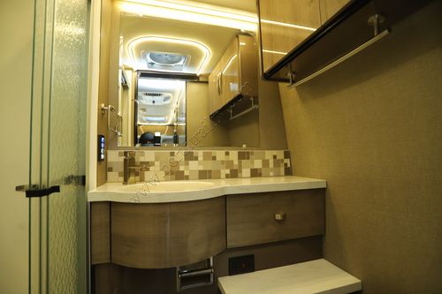 2018 Winnebago Era 70M