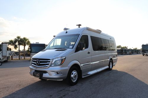 2018 Winnebago Era 70M