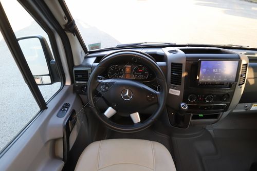 2018 Winnebago Era 70M