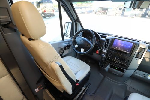 2018 Winnebago Era 70M