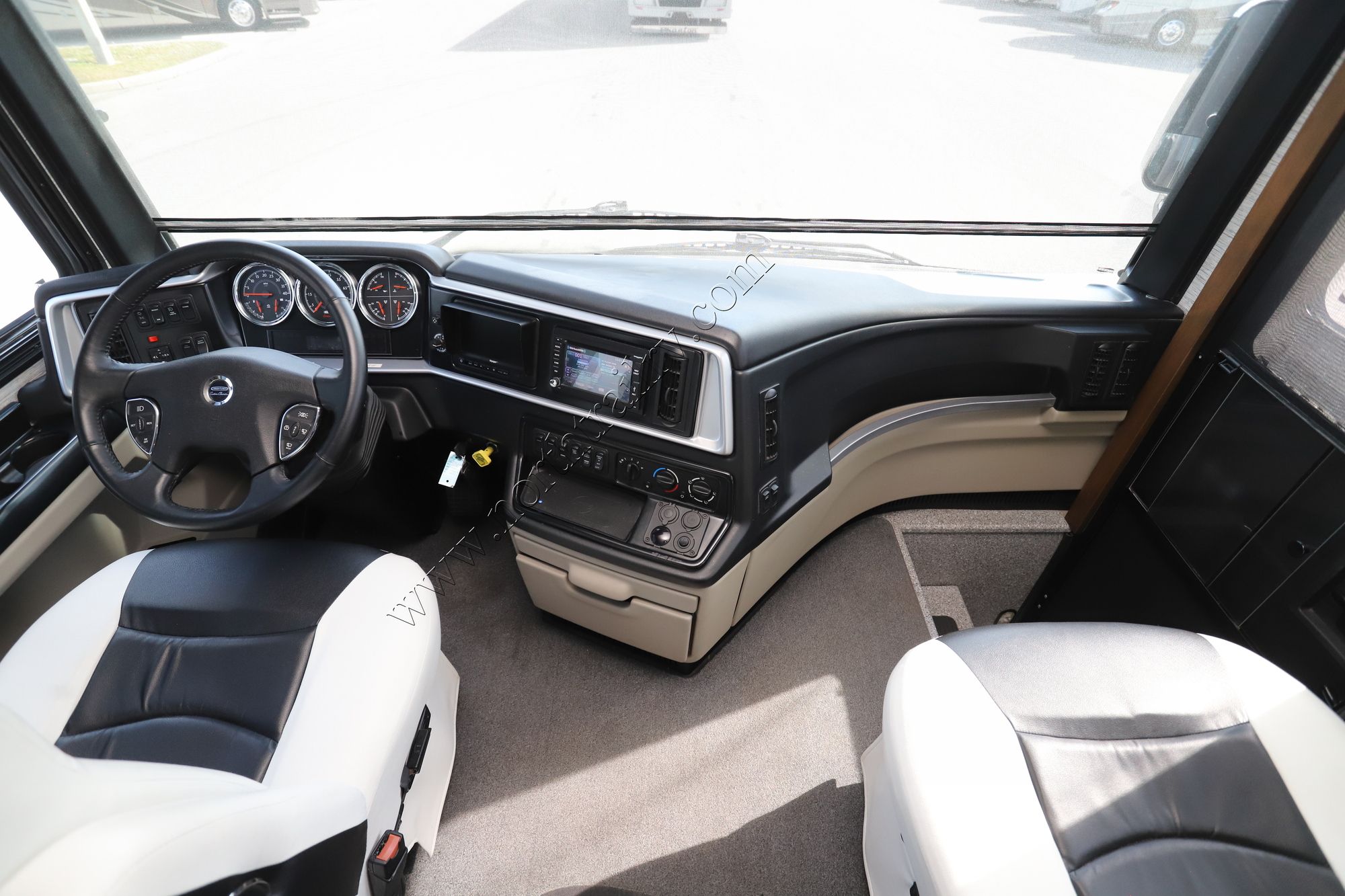 Used 2018 Newmar Ventana 4037 Class A  For Sale