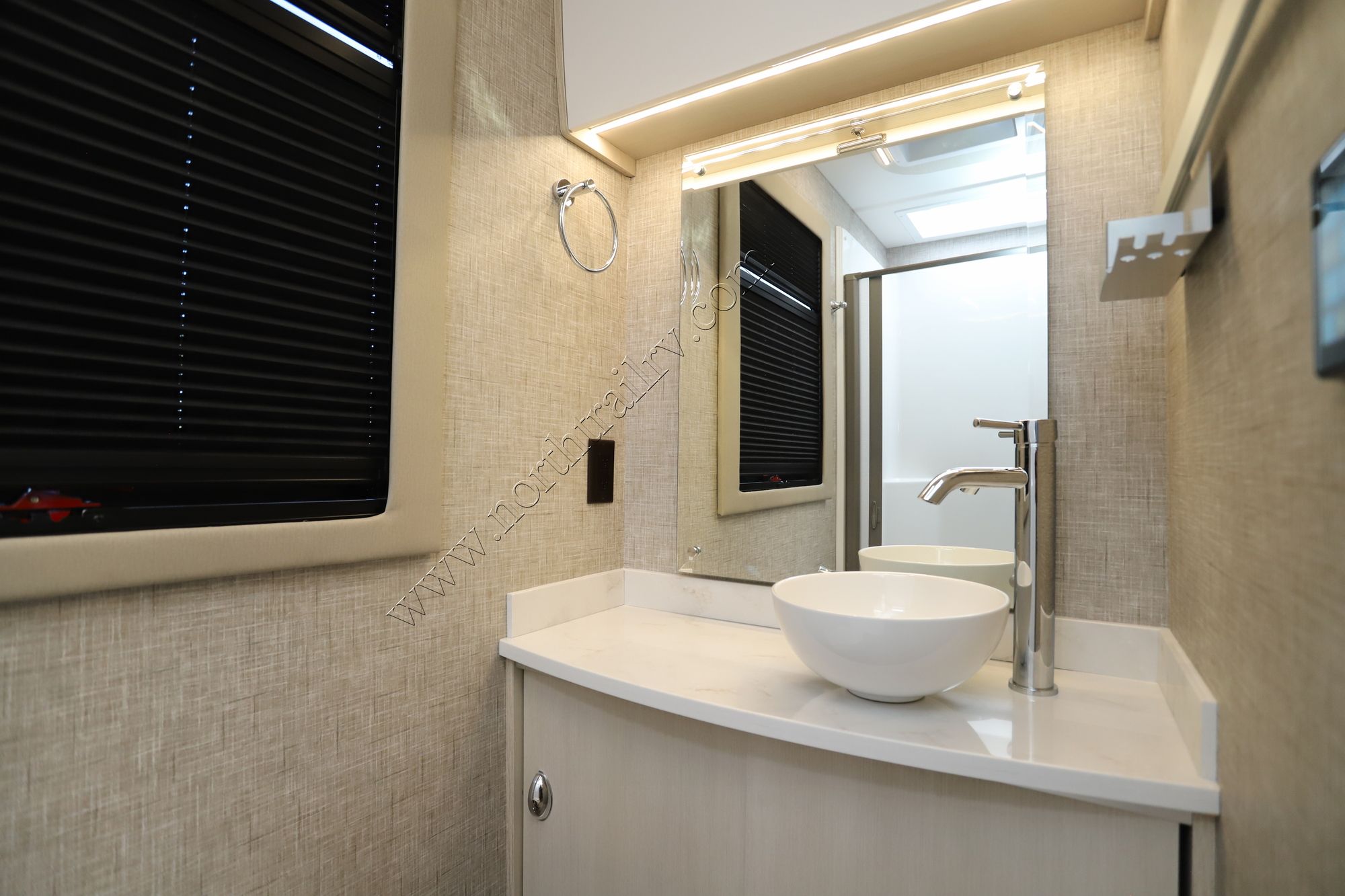 New 2026 Tiffin Motor Homes Wayfarer 25XRW Class C  For Sale