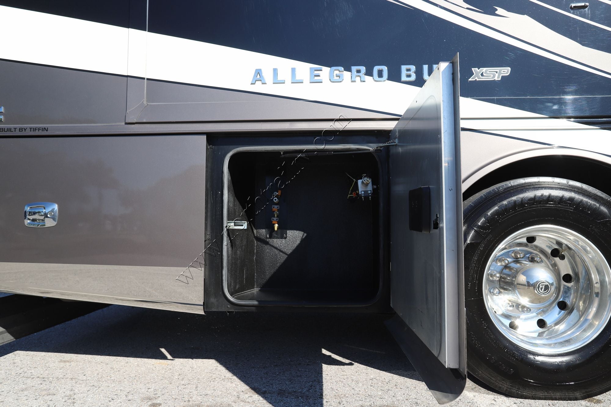 Used 2023 Tiffin Motor Homes Allegro Bus 35CP Class A  For Sale