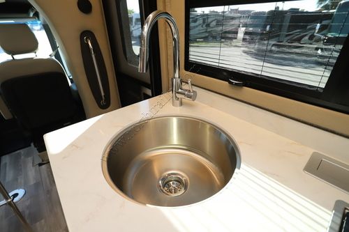 2026 Tiffin Motor Homes Wayfarer 25XRW