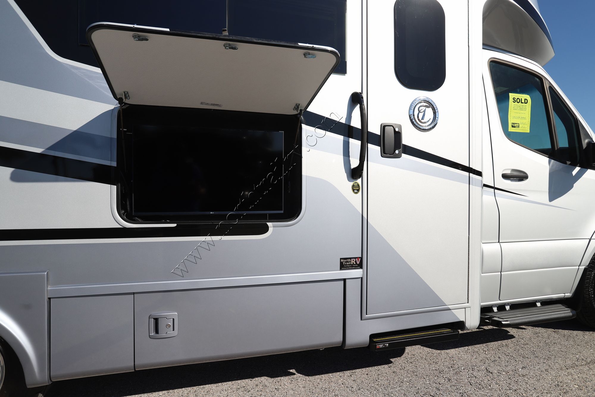 New 2026 Tiffin Motor Homes Wayfarer 25XRW Class C  For Sale