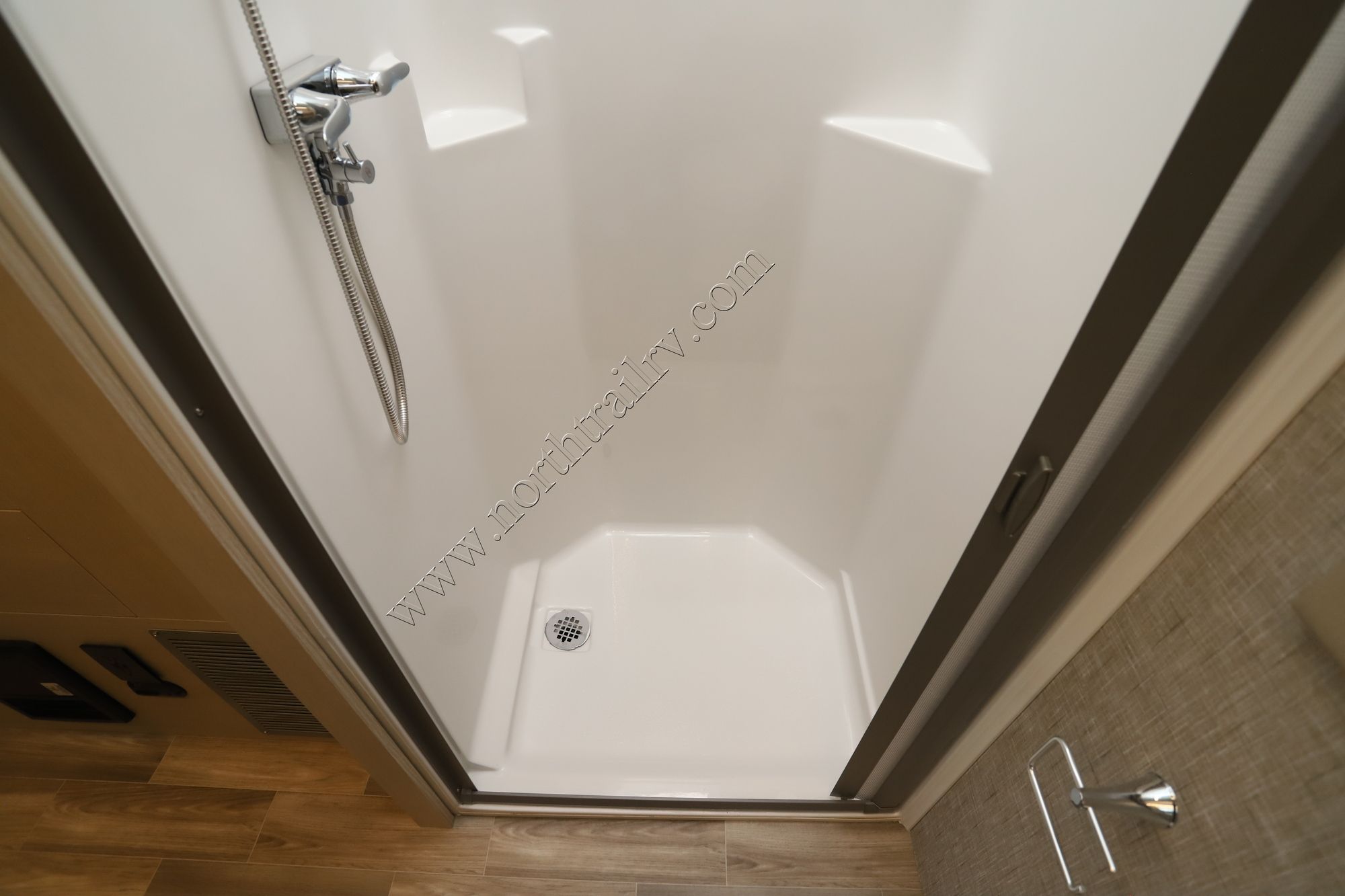 New 2026 Tiffin Motor Homes Wayfarer 25XRW Class C  For Sale