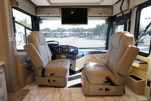 2025 Tiffin Motor Homes Allegro Red 33AA