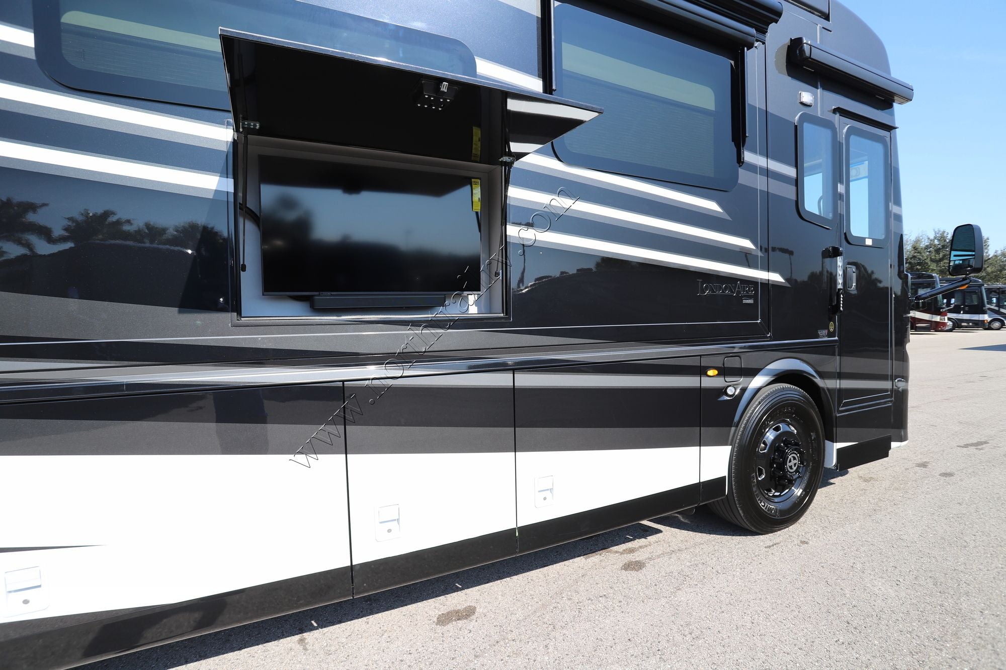 New 2026 Newmar London Aire 4551 Class A  For Sale