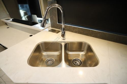 2025 Tiffin Motor Homes Allegro Red 33AA