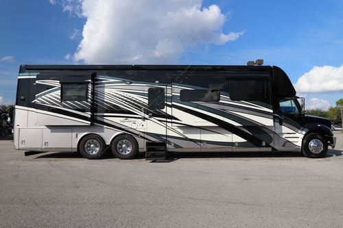 2022 Newmar Supreme Aire 4575