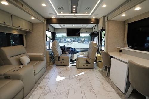 2025 Tiffin Motor Homes Allegro Red 33AA