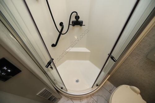 2025 Tiffin Motor Homes Allegro Red 33AA