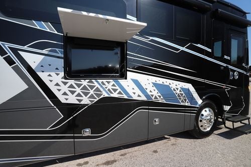 2025 Tiffin Motor Homes Allegro Red 33AA