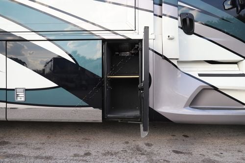 2022 Newmar Supreme Aire 4575