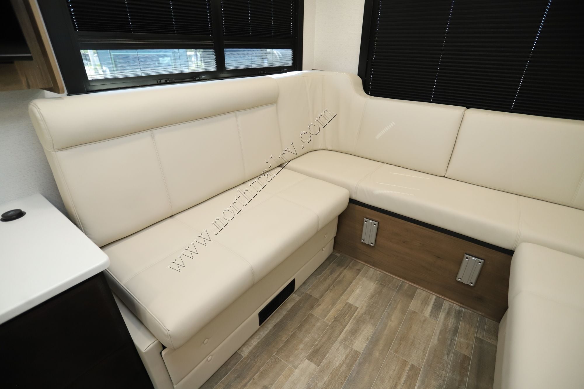 Used 2025 Entegra Accolade Xt 29T Super C  For Sale