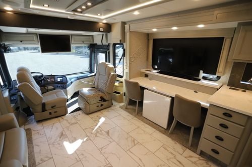 2025 Tiffin Motor Homes Allegro Red 33AA