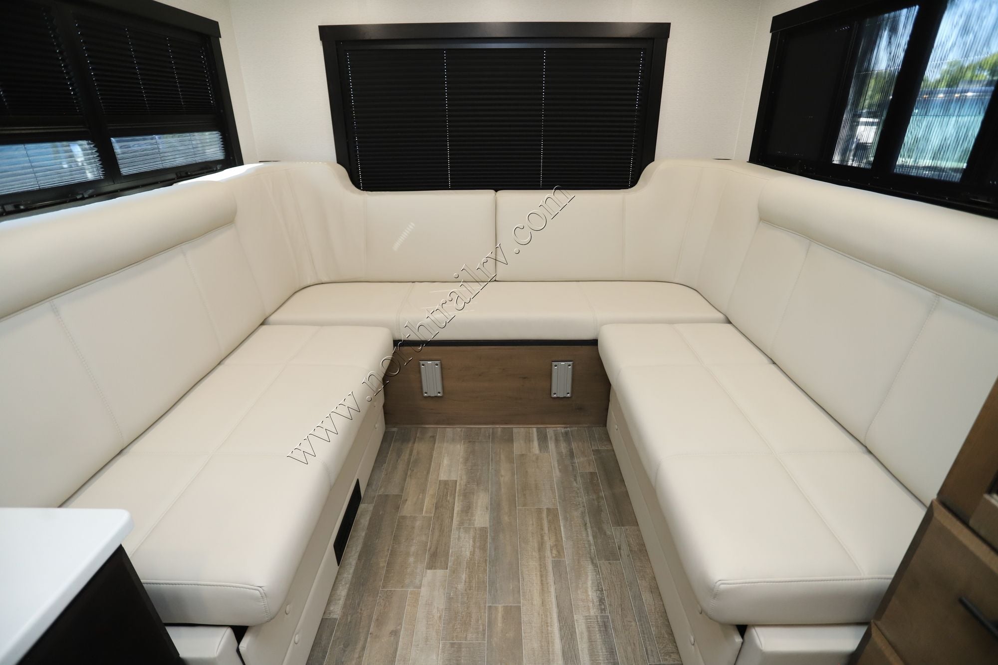 Used 2025 Entegra Accolade Xt 29T Super C  For Sale