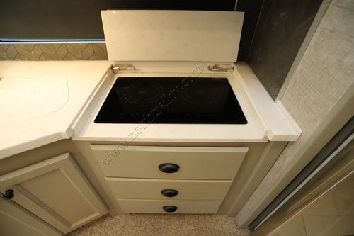 2025 Tiffin Motor Homes Allegro Red 33AA