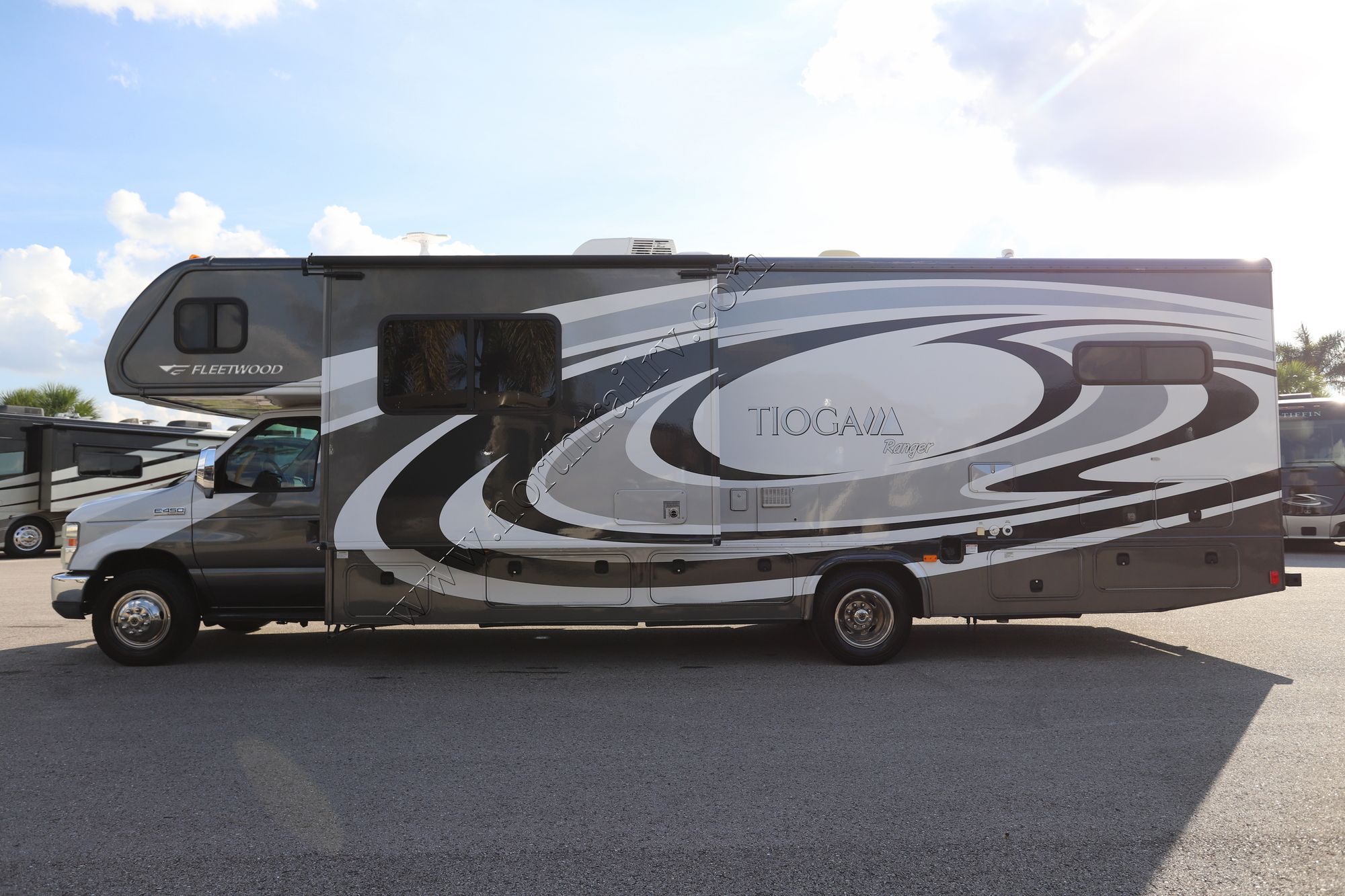 Used 2015 Fleetwood Tioga Ranger 31D Class C  For Sale