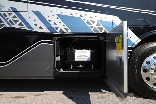 2025 Tiffin Motor Homes Allegro Red 33AA