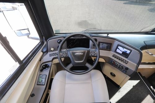 2025 Tiffin Motor Homes Allegro Red 33AA