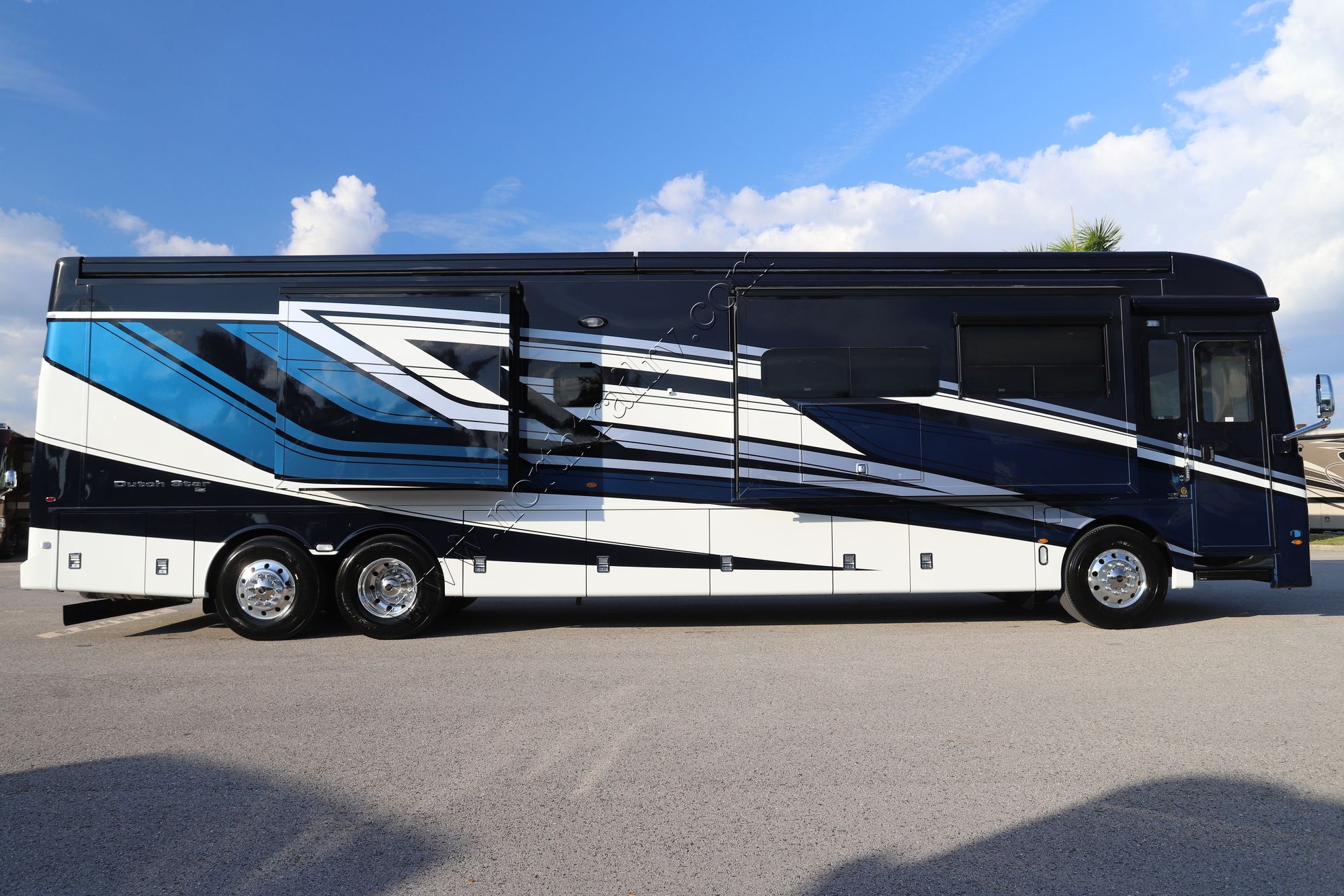 New 2026 Newmar Dutch Star 4325 Class A  For Sale