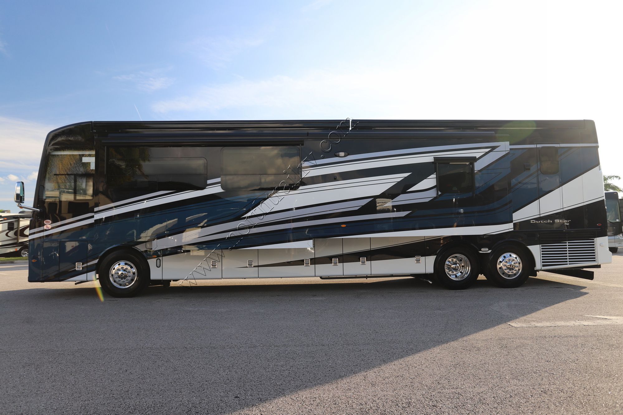 New 2026 Newmar Dutch Star 4325 Class A  For Sale