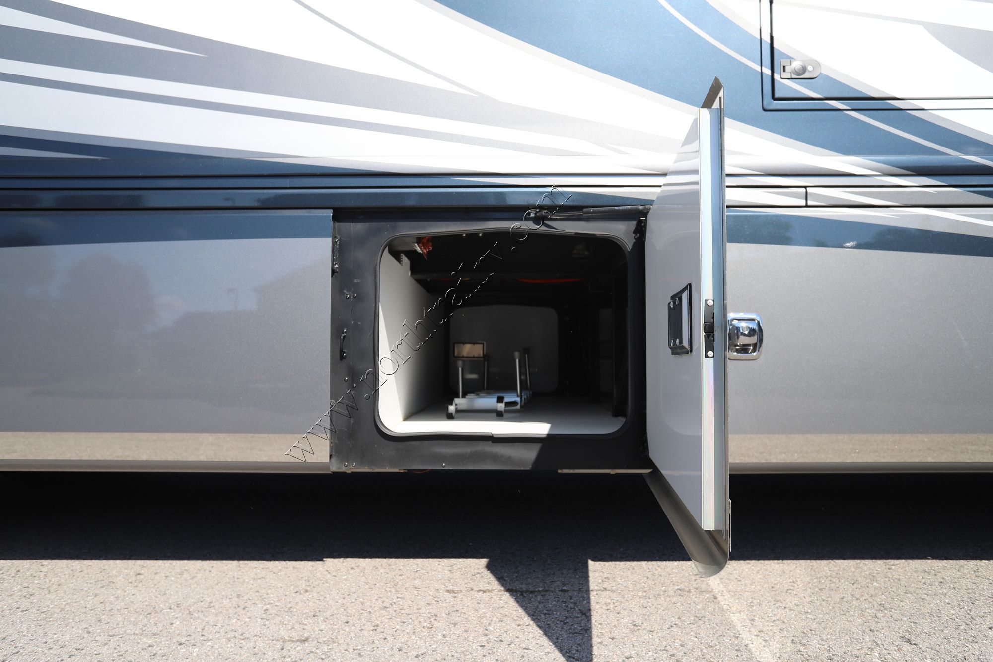 Used 2022 Holiday Rambler Armada 44LE Class A  For Sale