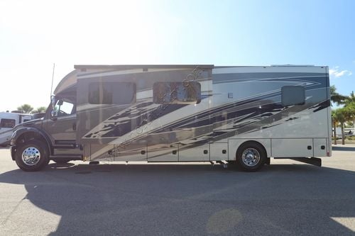 2025 Renegade Rv Verona 36VSB