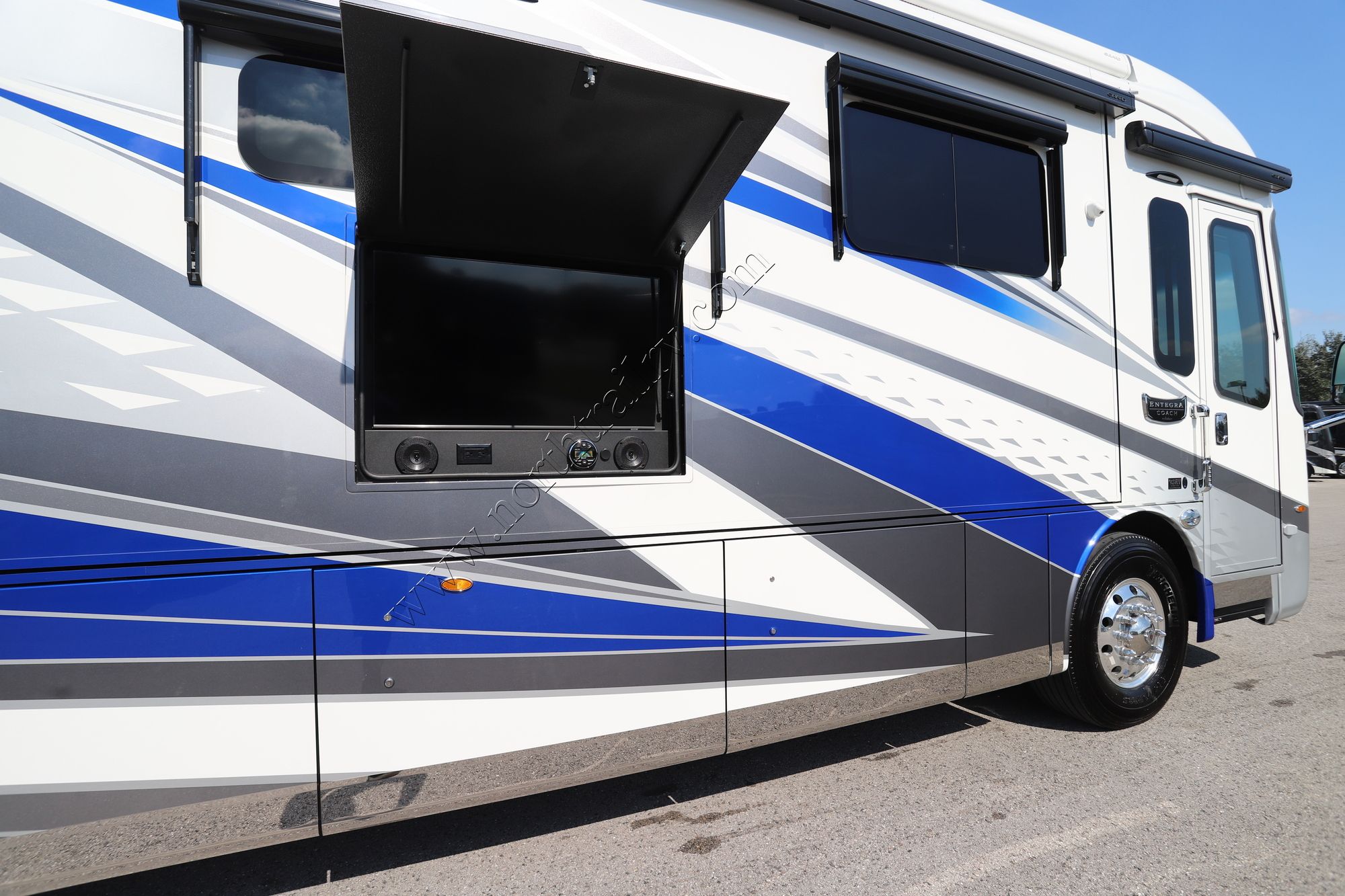 Used 2024 Entegra Anthem 37K Class A  For Sale