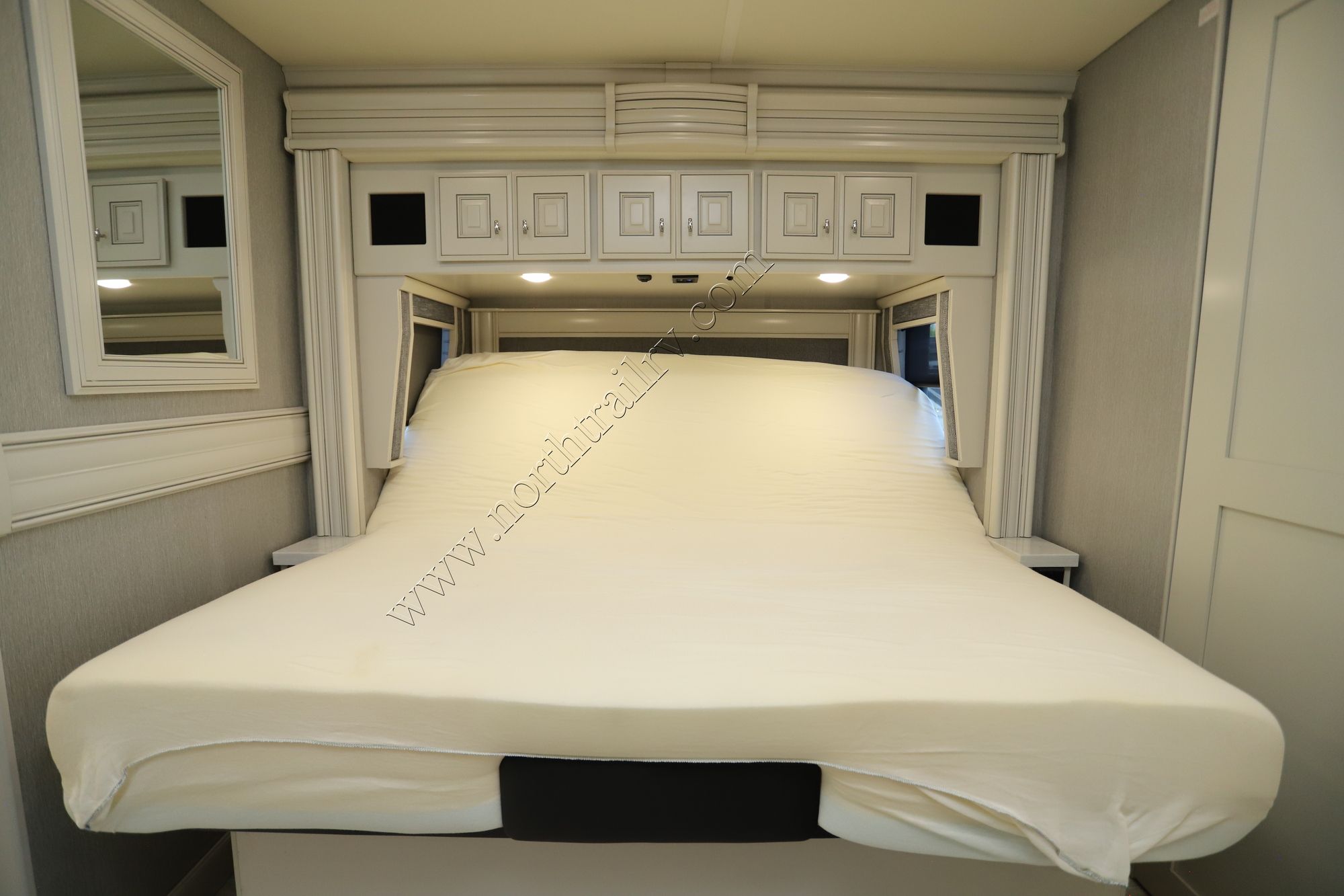 Used 2022 Holiday Rambler Armada 44LE Class A  For Sale