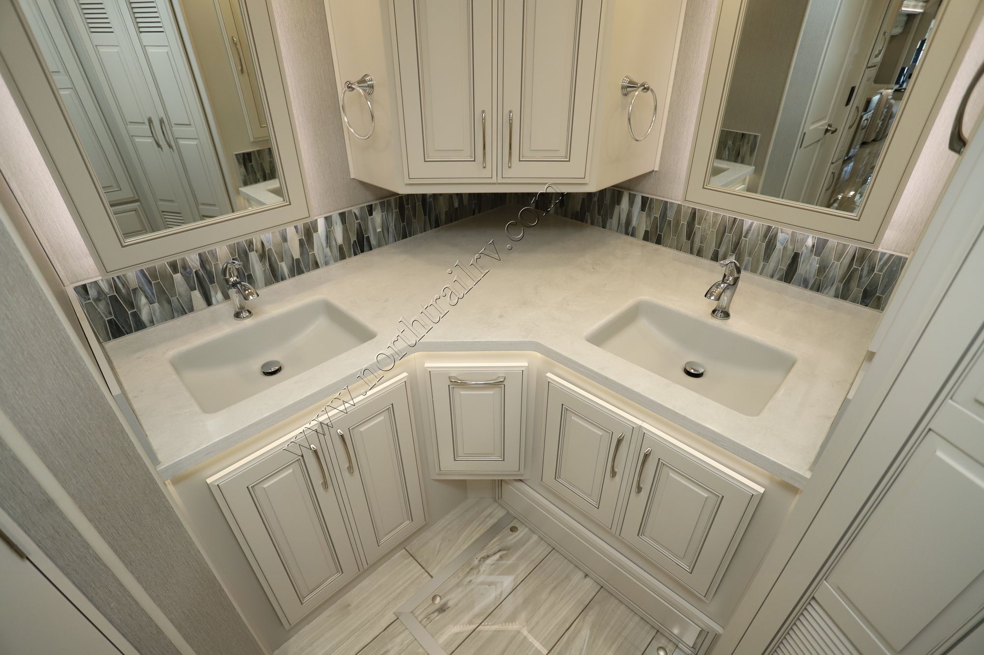 Used 2022 Holiday Rambler Armada 44LE Class A  For Sale