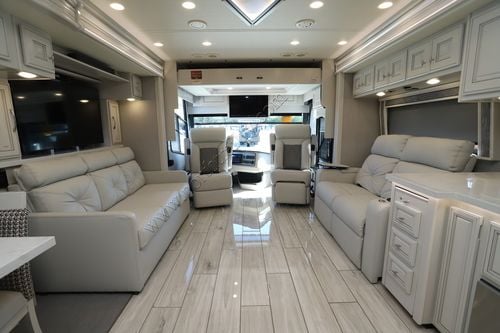 2022 Holiday Rambler Armada 44LE