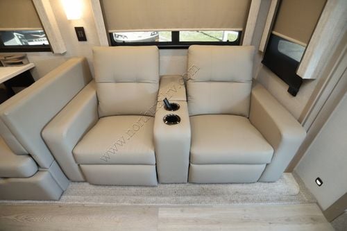 2025 Renegade Rv Verona 36VSB