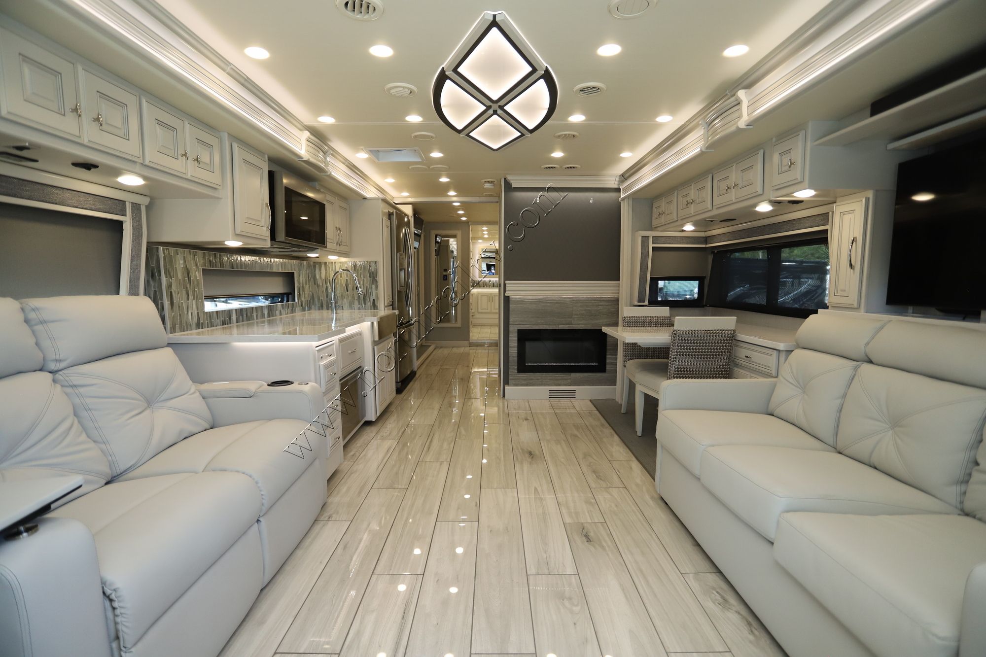 Used 2022 Holiday Rambler Armada 44LE Class A  For Sale