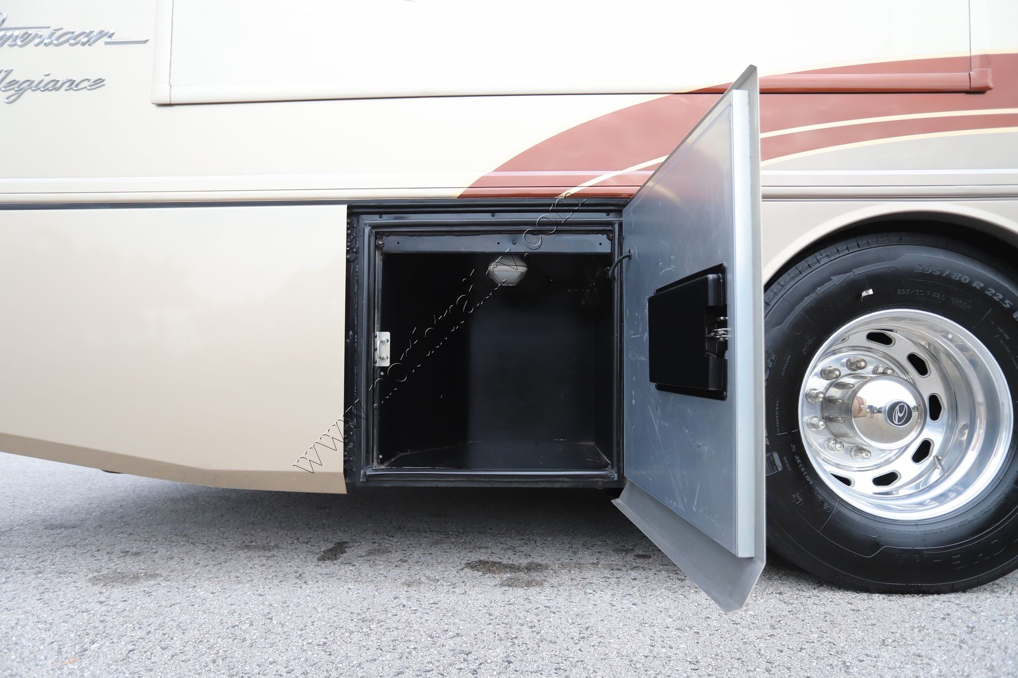 Used 2016 American Coach Allegiance 39A Class A  For Sale